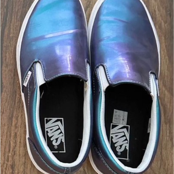 Van’s Unisex Patent Leather Sneakers in Iridescent Blue, Size M 7.5/W 9. NWOT. - Picture 2 of 4